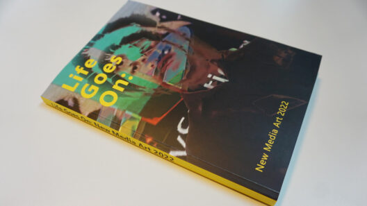 cicamusem, LifeGoesOnNewMediaArt2022, publicación, santiagorobles, cica, CulturaVisual2021